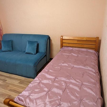 Уютно И По Домашнему Комфортно Студенческая 2К Кв Зубенко 19 Jarkov Habitación foto